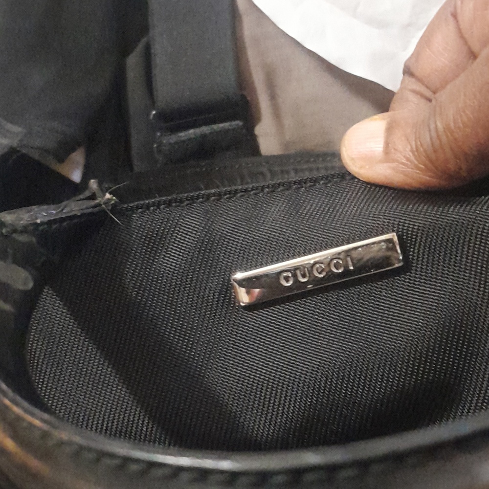Gucci Authentic Black Satchel with Patent Handles/silver Logo Bar - Picture 4 of 12